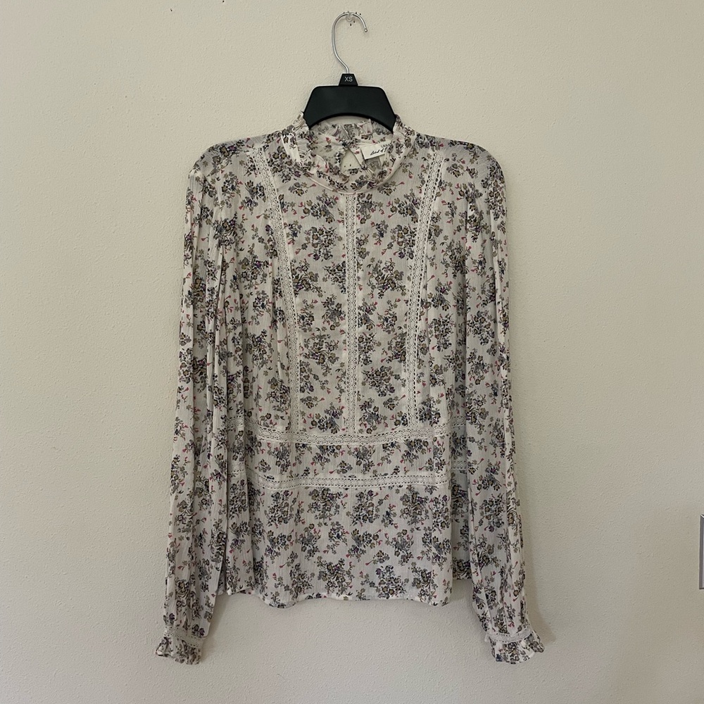 🌷NWOT🌷 LOGG woman’s blouse #38